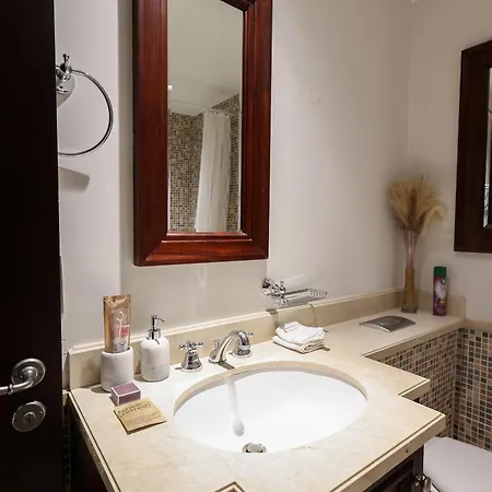 Serene Oasis In Downtown Dubai - Just 5 Min Walk To Burj & Mall! Exterior photo