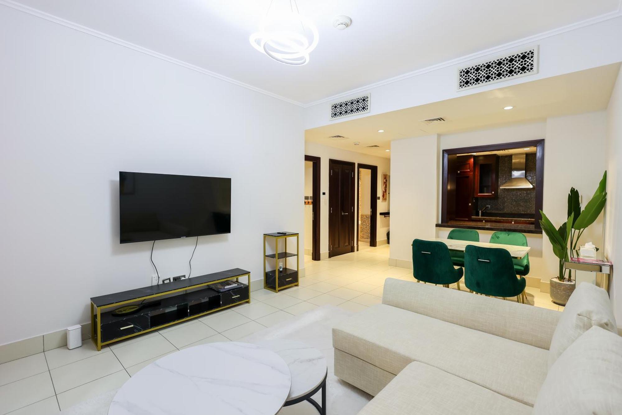 Serene Oasis In Downtown - Just 5 Min Walk To Burj & Mall! Apartment