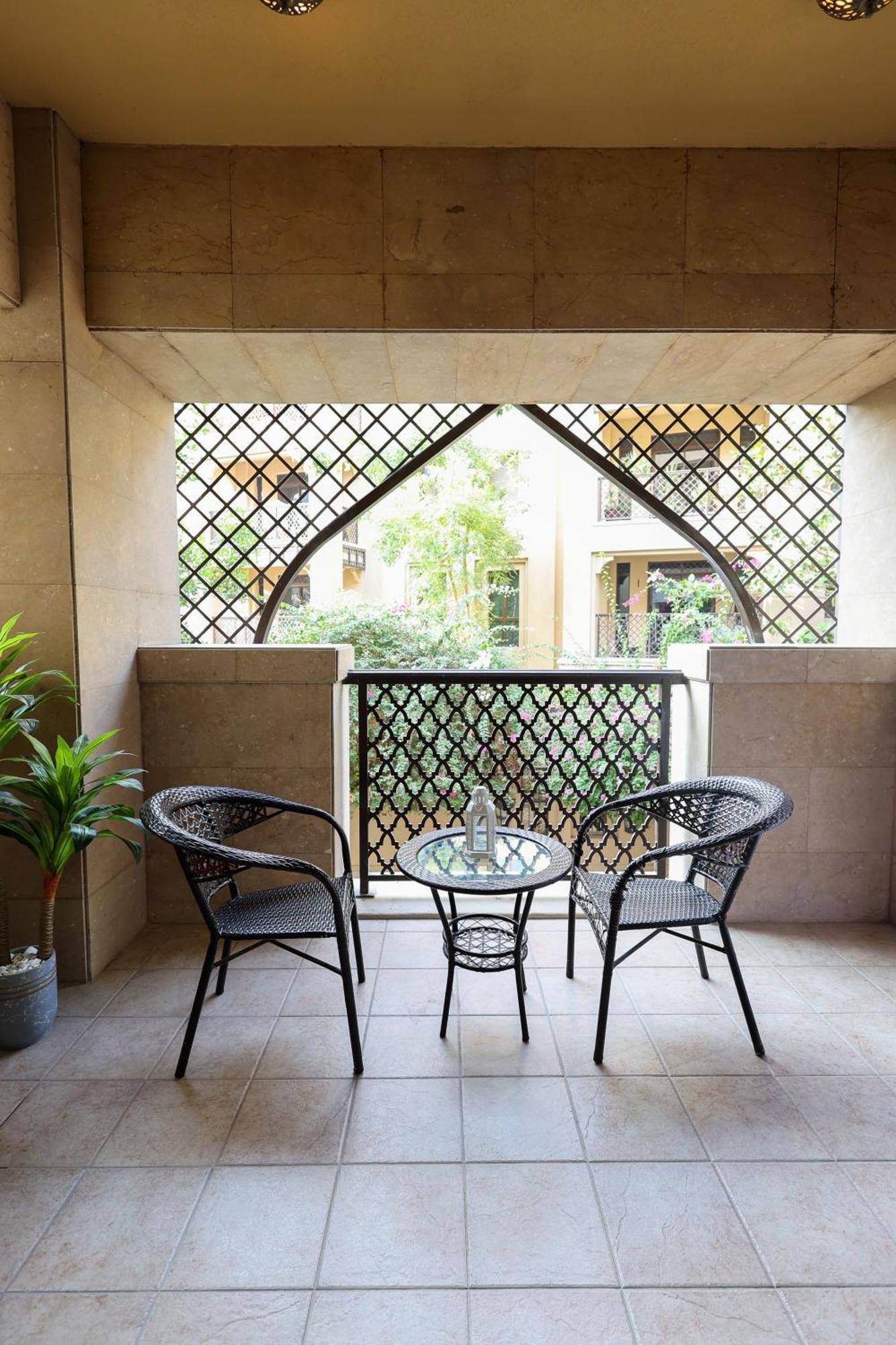 Serene Oasis In Downtown - Just 5 Min Walk To Burj & Mall! अपार्टमेंट *